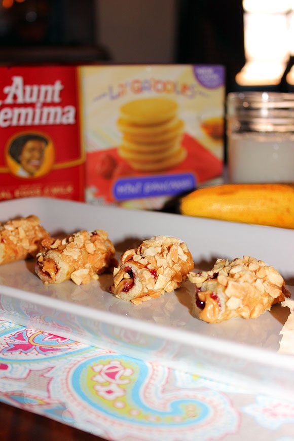 PB&J Mini Pancake Bites Roll Ups #Recipe #AJLilGriddlesCG