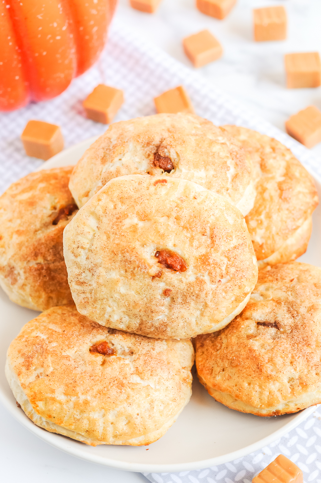 baked mini pies filled with pumpkin and caramel