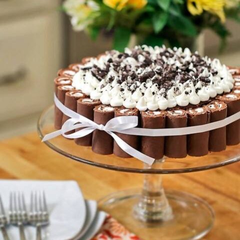 Chocolate Swiss Roll Cake - Catherine Zhang