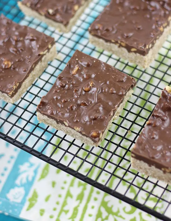 These homemade "Oh Henry" bars can be whipped up quick for delicious treat with peanut butter and mmm chocolate!