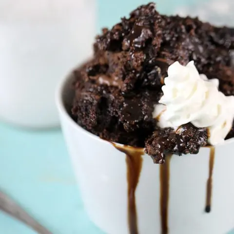 Get your chocolate fix with this death by chocolate dump cake for the #slowcooker