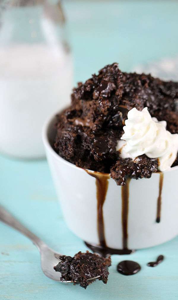 Get your chocolate fix with this death by chocolate dump cake for the #slowcooker