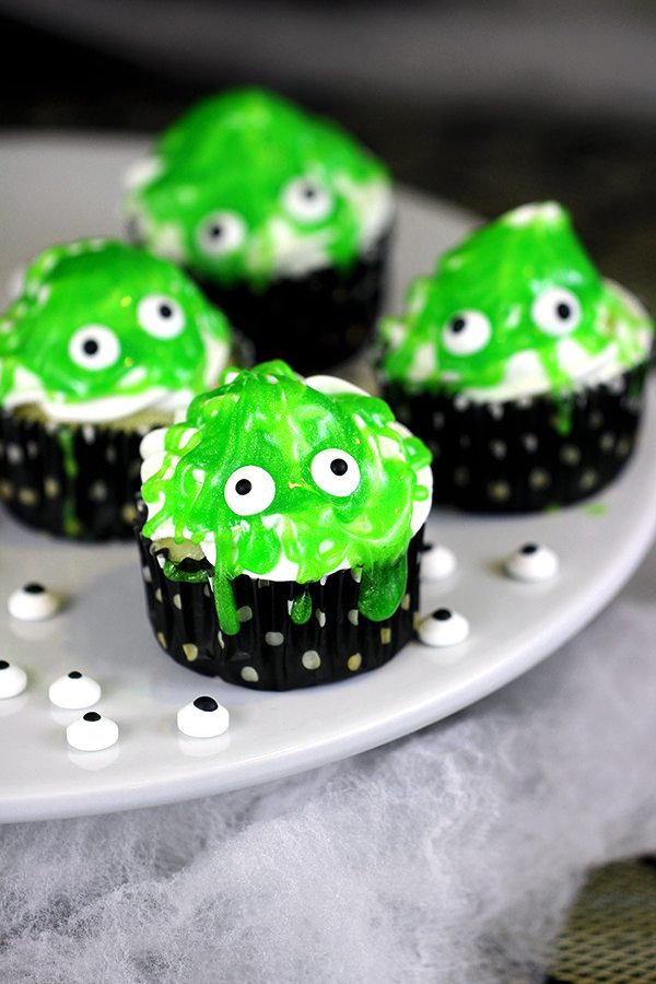 slimy monster cupcakes