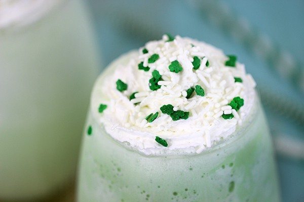 Three ingredients to make a festive Kool Aid Milkshake for #StPatrick'sDay