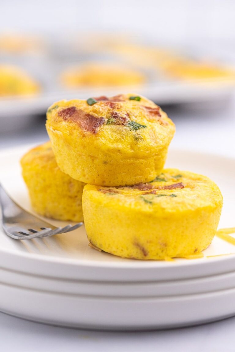 Cheesy Bacon & Chives Omelet Cups Recipe