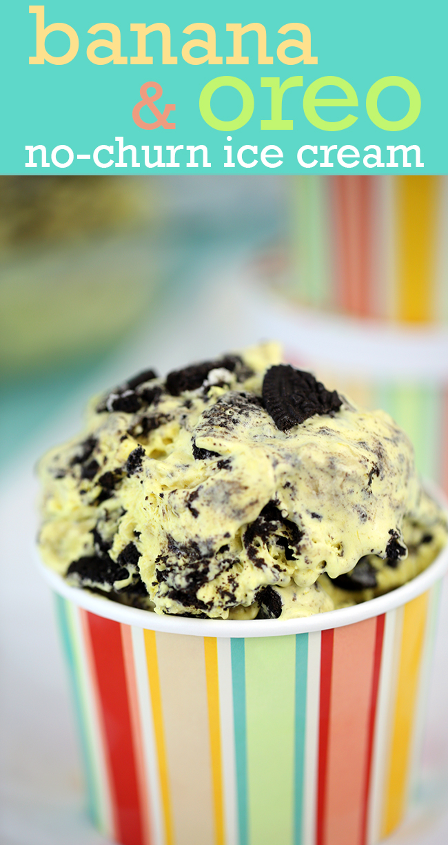 CUTE ALERT! No Churn Minion Ice Cream recipe. Delicious kid friendly ice cream loaded with bananas of course and Oreo cookies.