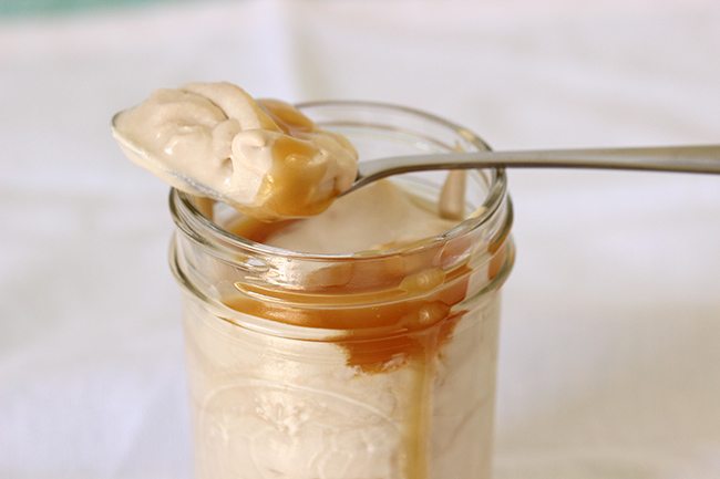 Whoa! Drool alert! Make Caramel Macchiato Whipped Topping with just a few simple ingredients. MUST put this on my coffee! 