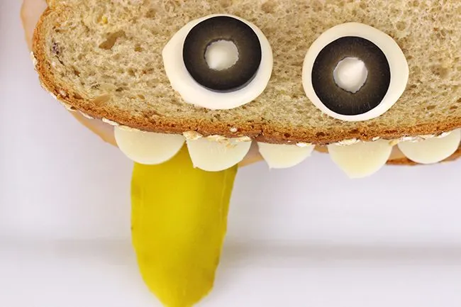 Totally cute and easy to make Monster sandwich for kids! Nom .. or grrr.