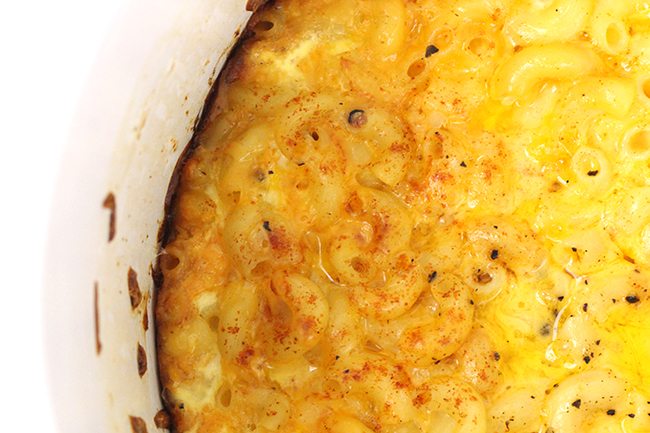Say what? 5 Ingredient Mac & Cheese?? Unbelievable Mac & Cheese in your slow cooker. 