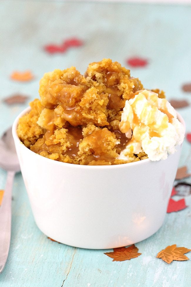 Ooh, only 5 ingredients! "pumpkin dump cake slow cooker recipe"