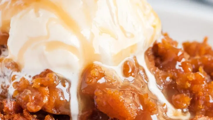 Slow Cooker Pumpkin Dump Cake