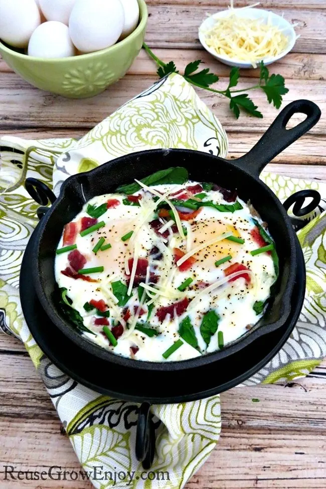 Baked-Egg-Recipe-with-Fresh-Herbs-reusegrowenjoy