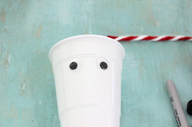 These are the cutest! So easy! Make DIY Polar Bear Cups. Perfect for the Norm of the North movie party themes.