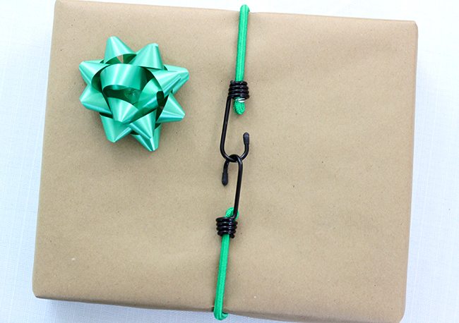 Men are kind of hard to buy for, but these easy DIY gift wrap ideas will impress.