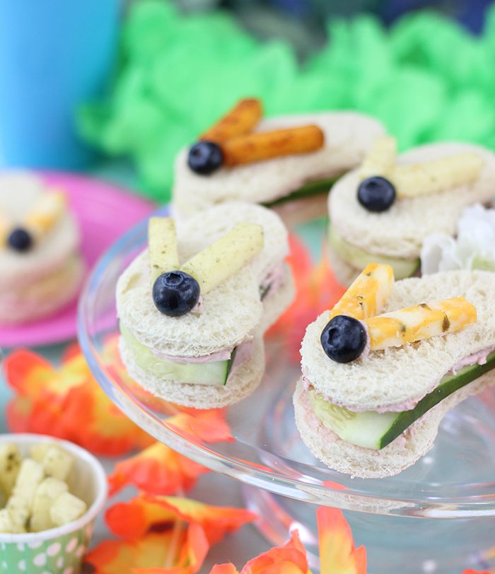 Flip Flop Sandwiches. So cute, great for summertime parties and beach parties. These are made with Sargento Cheese Snacks, Blueberries, Cucumbers and Strawberry Cream Cheese. Adorable! 