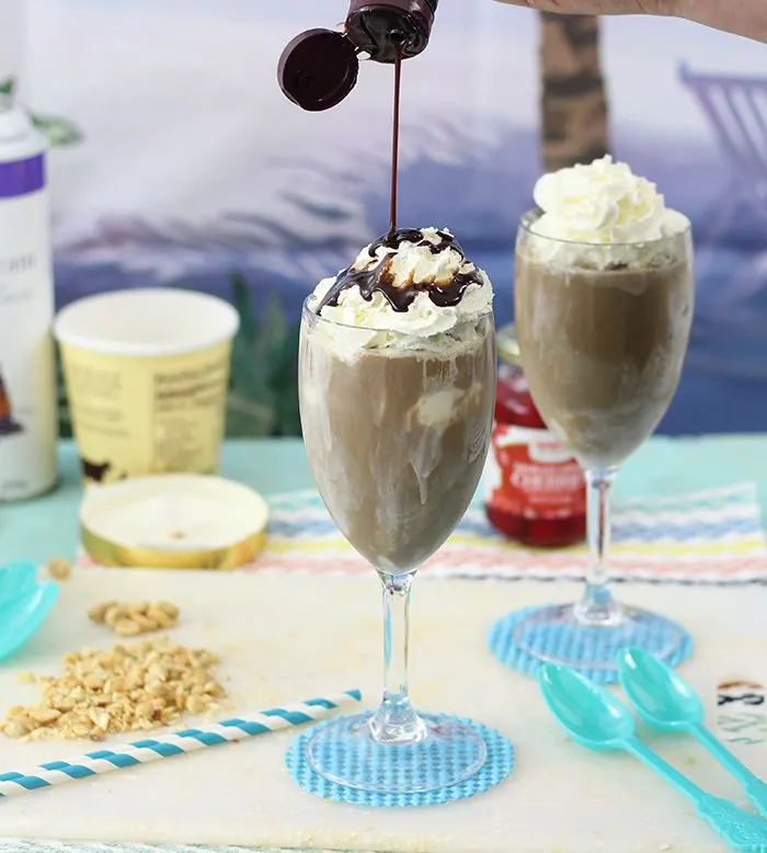 Hot Fudge Sundae Iced Coffee Floats. Oh my heaven in a cup! Perfect treat, you can just make one cup at a time. Yes, please.