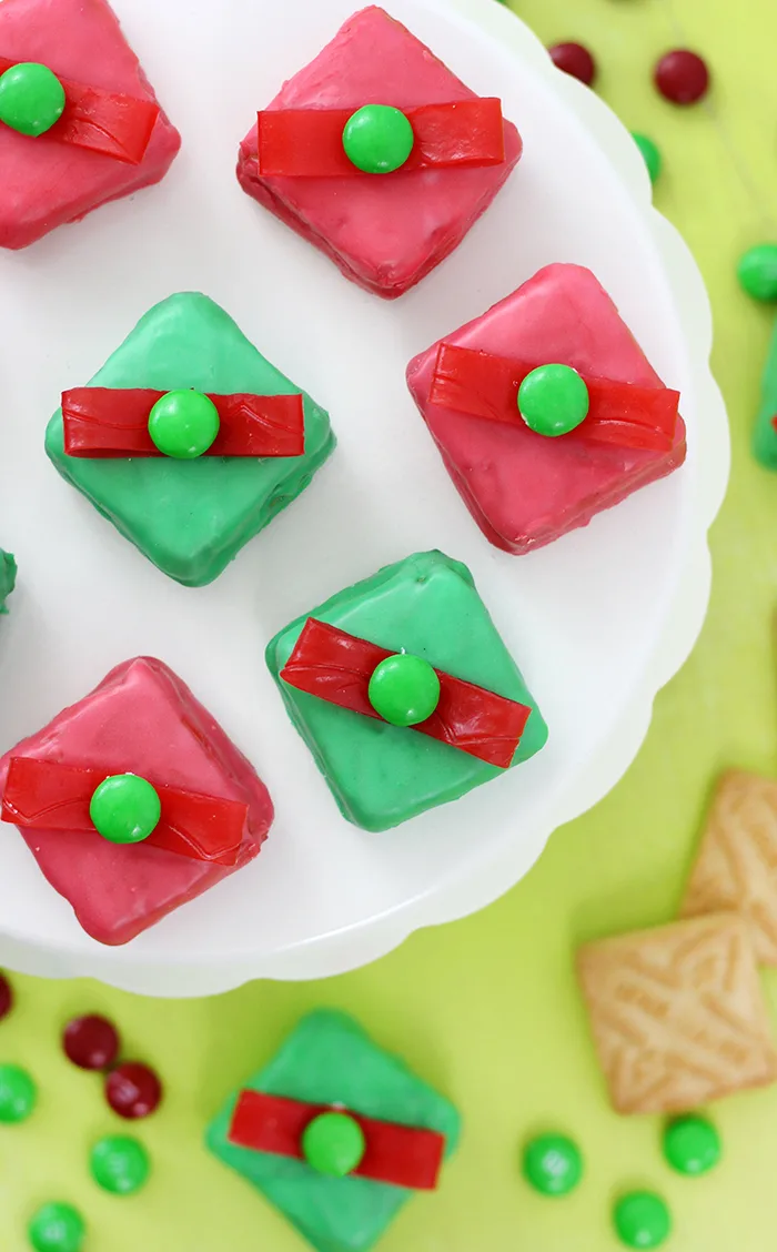 Gift Box Cookies. Make these festive gift box cookies easily with Lorna Doone Cookies, Easy Icing and Fruit by the Foot. So cute!