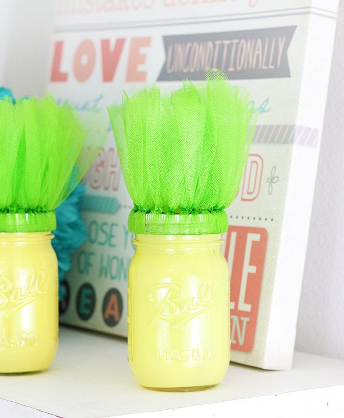 DIY Pineapple Mason Jars are so easy to make with paint and another surprising household product!