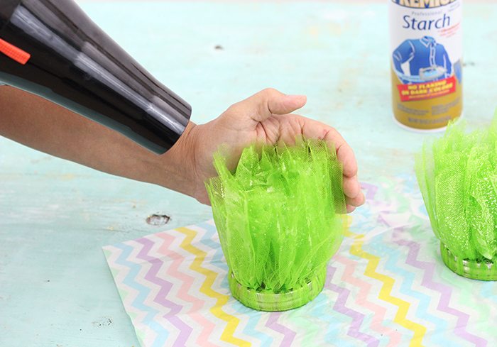 DIY Pineapple Mason Jars are so easy to make with paint and another surprising household product!