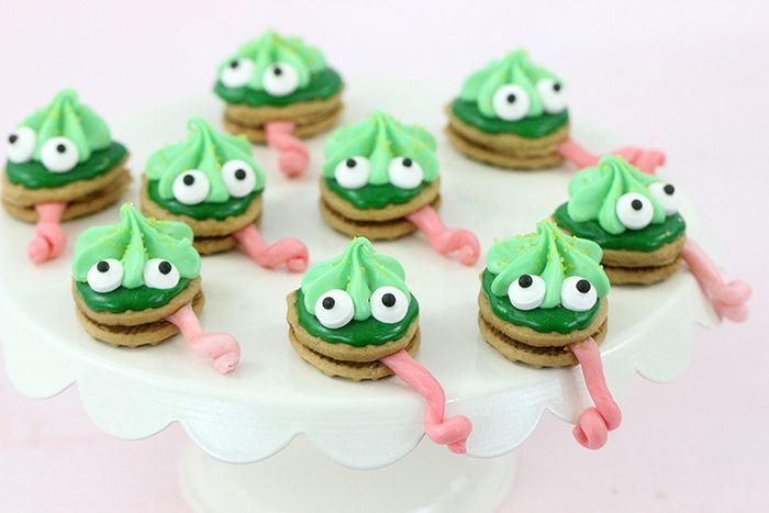 Chameleon cookies, perfect for themed parties and to get excited about The Wild Life movie. Easy to make with only a handful of easy to find ingredients.