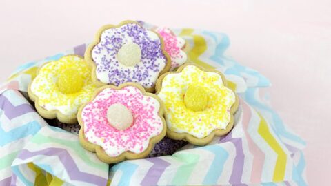 Easy & Cute Flower Cookies with 4 Ingredients