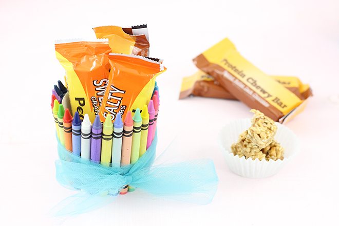 Snack Station for kids. Cute DIY Ideas and simple snack ideas. The trail mix bar is such a COOL idea!