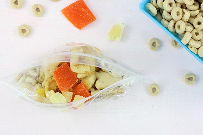 Snack Station for kids. Cute DIY Ideas and simple snack ideas. The trail mix bar is such a COOL idea!