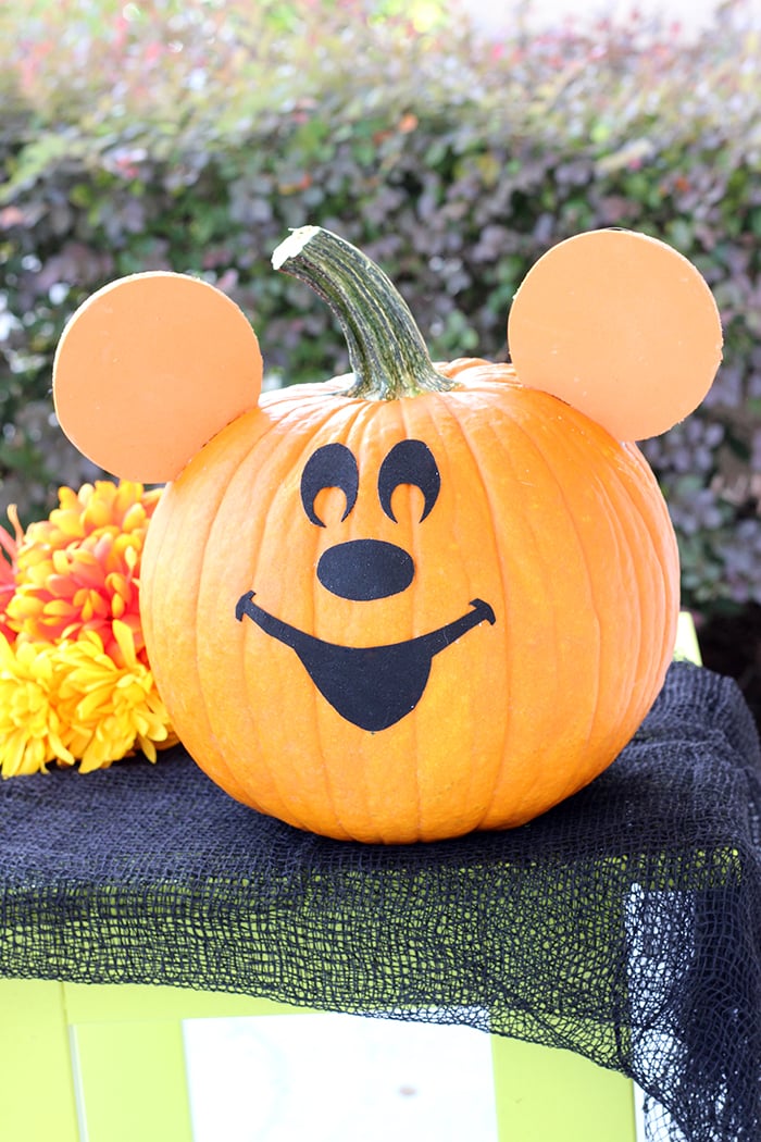 DIY Mickey Mouse Pumpkin Cutefetti