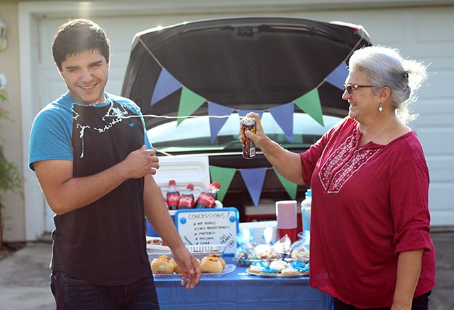 Tailgating Party Ideas on a budget. With a little DIY and fun inspired foods, you can create the best football party right from your vehicle.