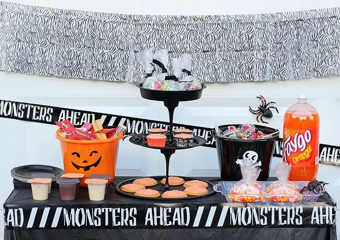  Halloween Party Table that's Sweet and Spooky. Put together an entire party on a tiny budget with easy shortcuts and DIY ideas.