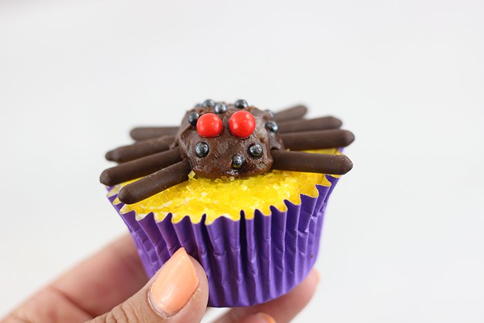 Spider Cupcakes that are cute and spooky. So easy to make and inspired by Halloween cupcakes at Disney World.