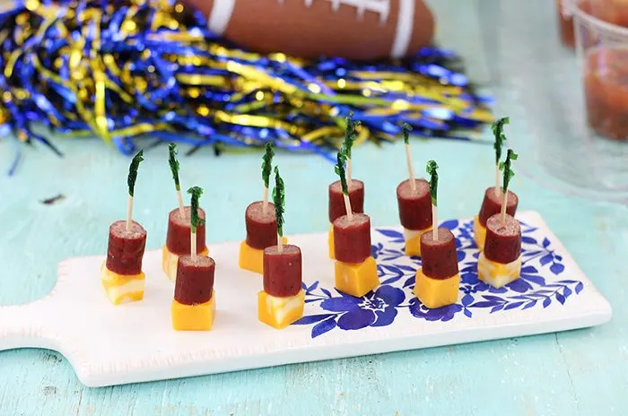 Football Eats and Treats that are easy and delish. Take your next game day to the next level.