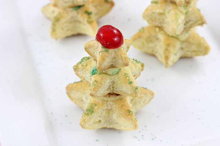Christmas Tree Pastries that are so easy to make. Cute and tasty too. 