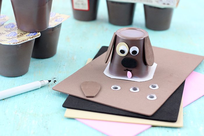 Puppy Pudding Cups to make snacking fun again. Easy to make with foam or construction paper. 