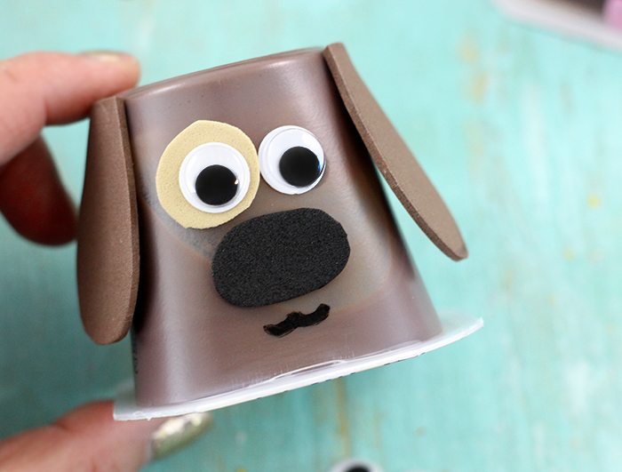 Puppy Pudding Cups to make snacking fun again. Easy to make with foam or construction paper. 