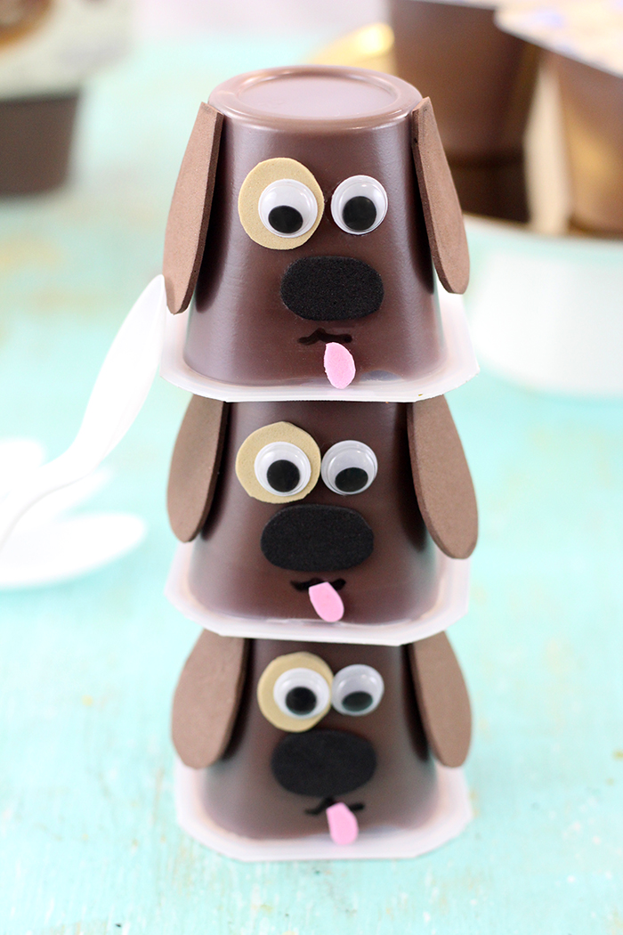 Puppy Pudding Cups to make snacking fun again. Easy to make with foam or construction paper. 