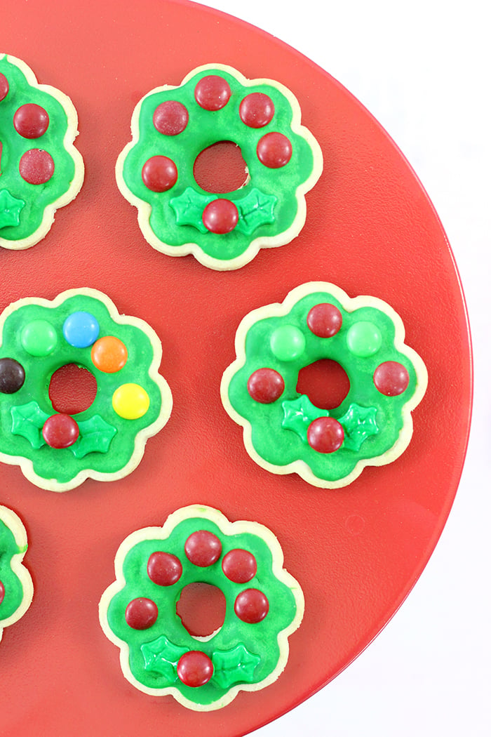 Super Easy Christmas Wreath Cookies | Cutefetti