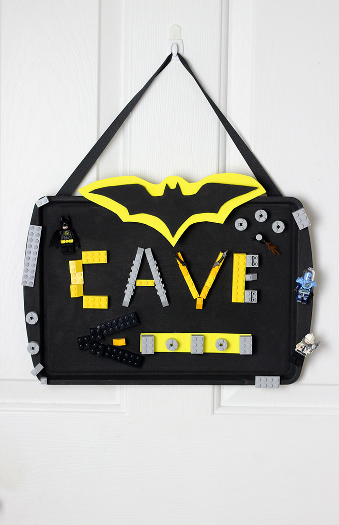 DIY Magnetic LEGO Batman Sign to celebrate upcoming The LEGO Batman Movie on 2/10.