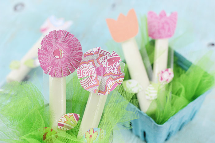 String Cheese Flowers. Click to see how these cute flower treats are made. They'll make snack time extra fun in just minutes. 