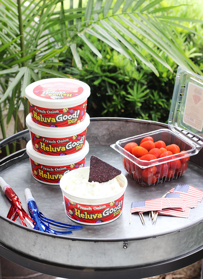 Red, White and Blue Patriotic Dip Ideas. Easy and wonderful ways to amp up your 4th of July party.