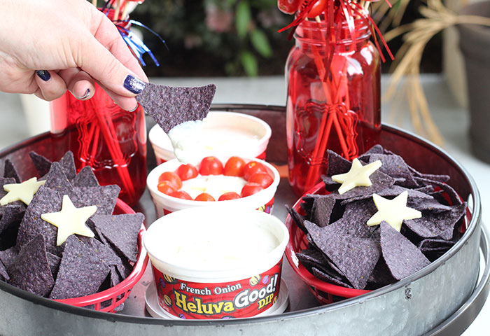 Red, White and Blue Patriotic Dip Ideas. Easy and wonderful ways to amp up your 4th of July party.