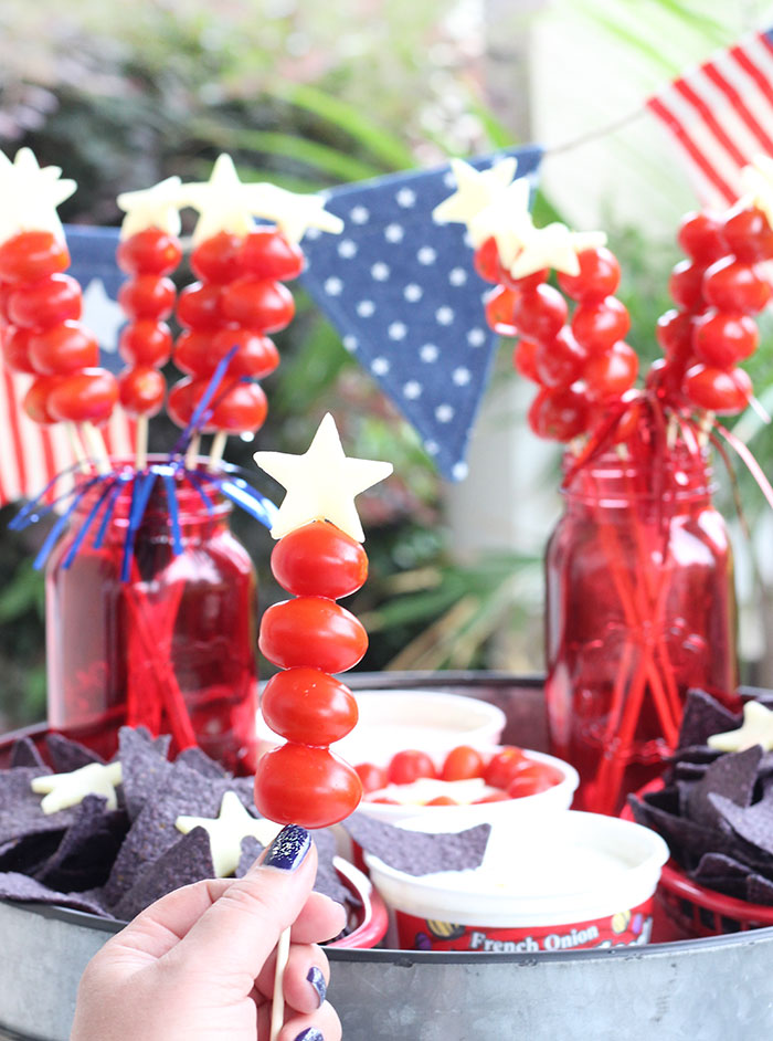 Red, White and Blue Patriotic Dip Ideas. Easy and wonderful ways to amp up your 4th of July party.