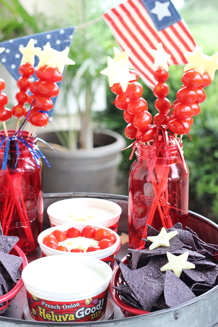 Red, White and Blue Patriotic Dip Ideas. Easy and wonderful ways to amp up your 4th of July party.