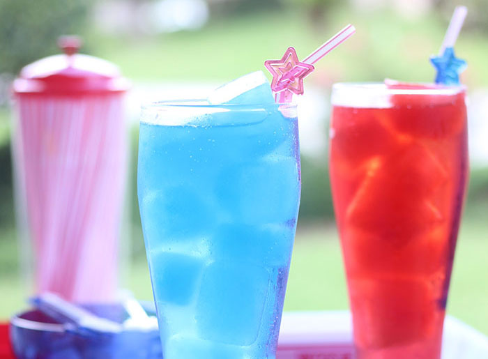 PatrioticPunch kidfriendly.MakecolorfuljuiceicecubesandjustaddsodafortheperfectandsimpleLabordayrecipe.