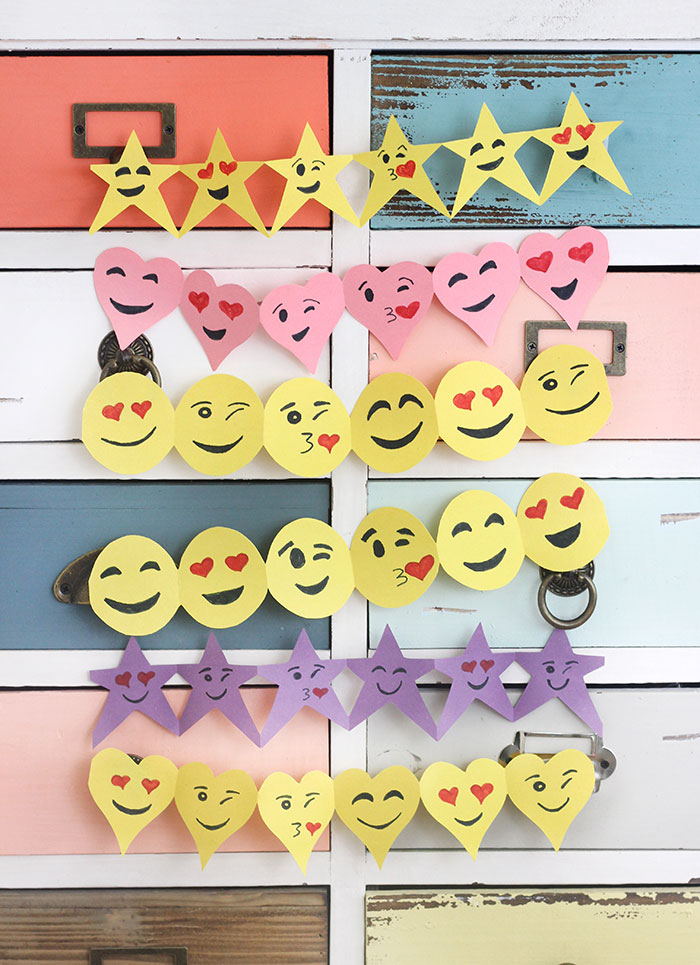 Emoji Paper Garland. an easy tutorial to make Emoji Paper Garland that will make back to school a little more fun.