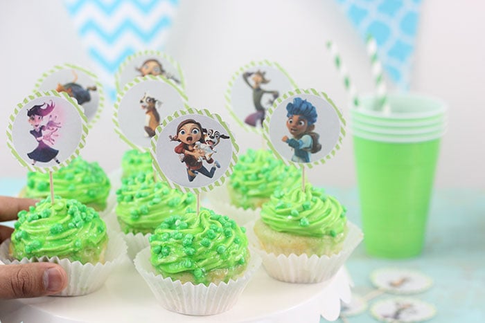 Mysterious "Lost in Oz" cupcakes to celebrate the show available on Amazon prime.