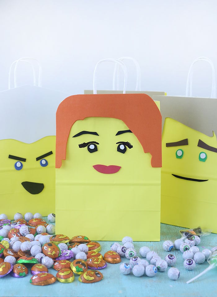Ninjago Movie DIY. Make cute treat bags for parties or halloween. Easy craft to do with kids in celebration of The LEGO Ninjago movie. 