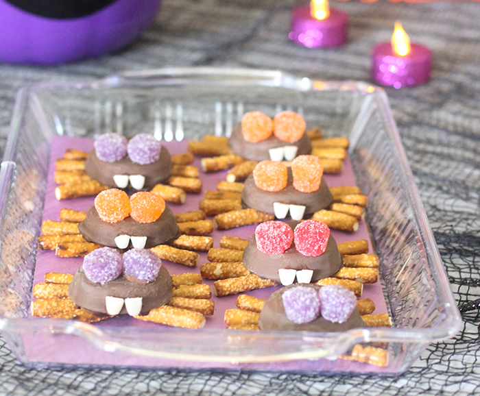 Easy Halloween Spider Cookies & More Party Ideas
