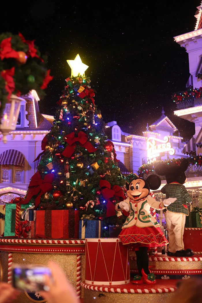 How to Plan a Very Merry Orlando Getaway this holiday season.