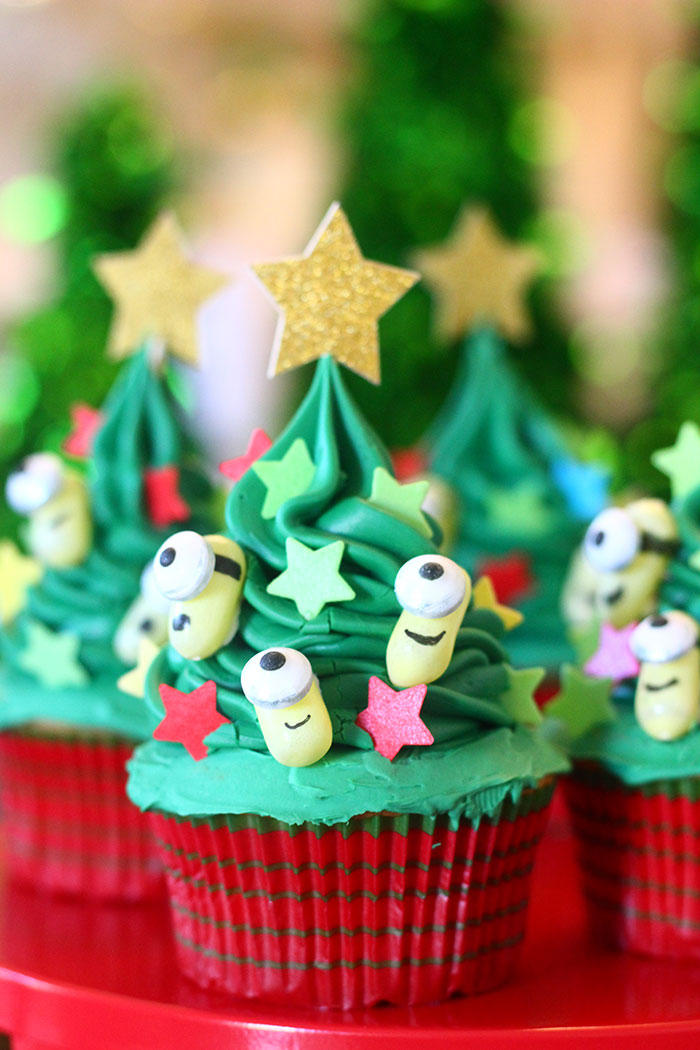 Minion Christmas Tree Cupcakes